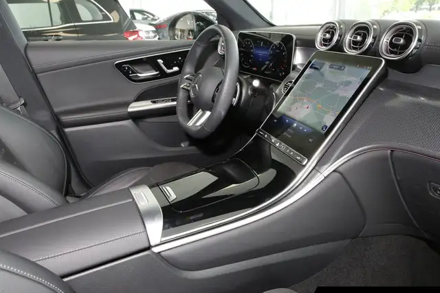 Mercedes-Benz GLC view 8