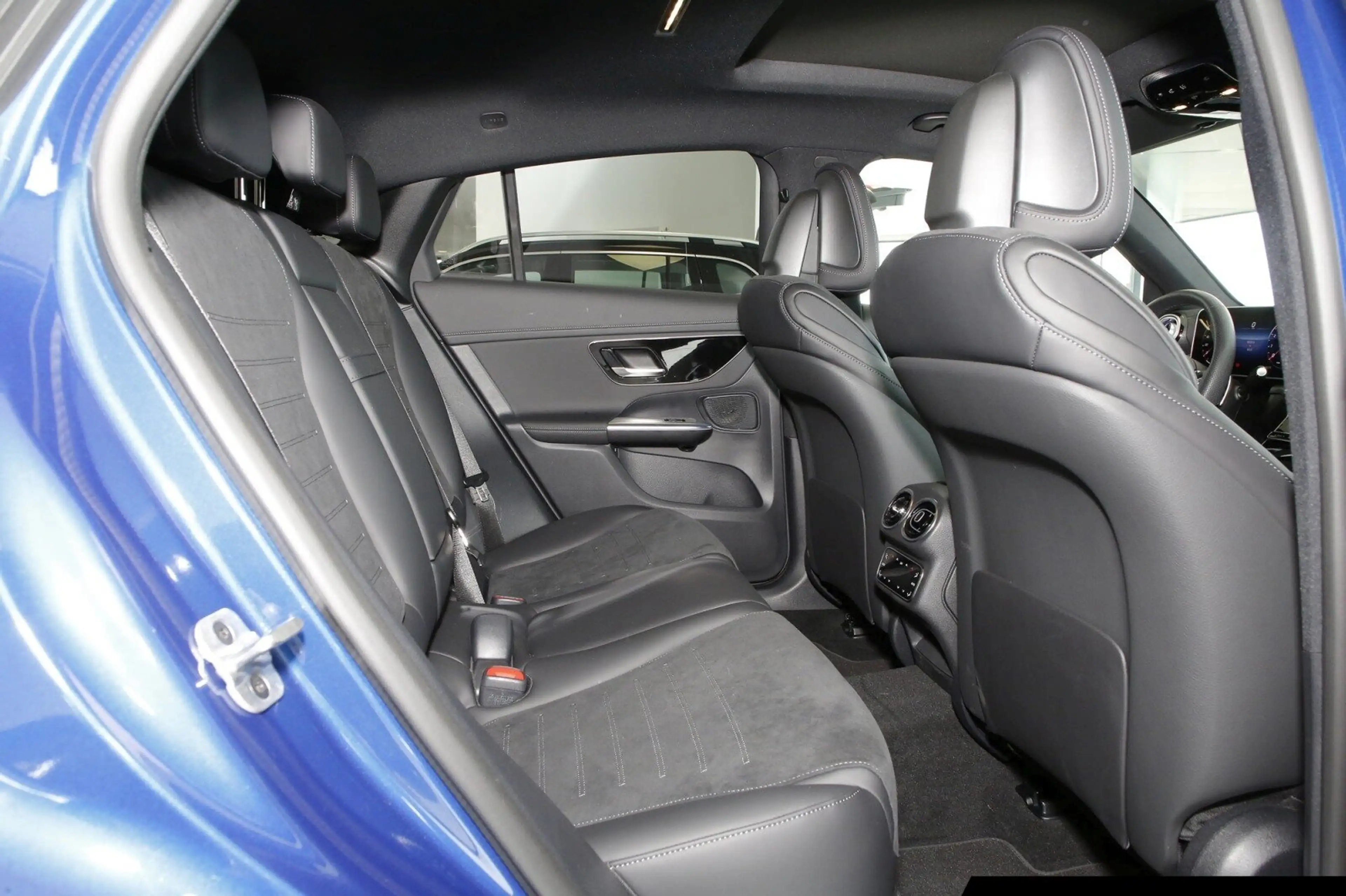 Mercedes-Benz GLC 200 GLC 200 4M Coupé AMG Night/Pano/AHK/Distron — photo 9