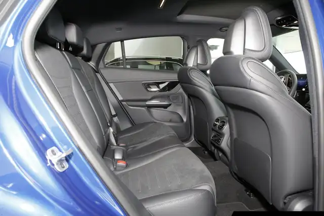 Mercedes-Benz GLC view 9