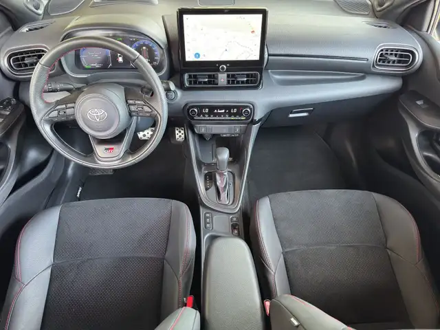 Toyota Yaris view 13
