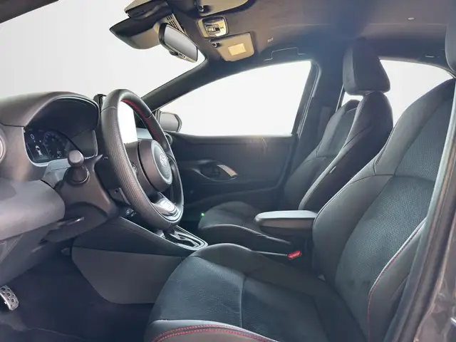Toyota Yaris view 9