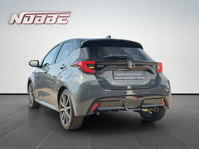Toyota Yaris view 3