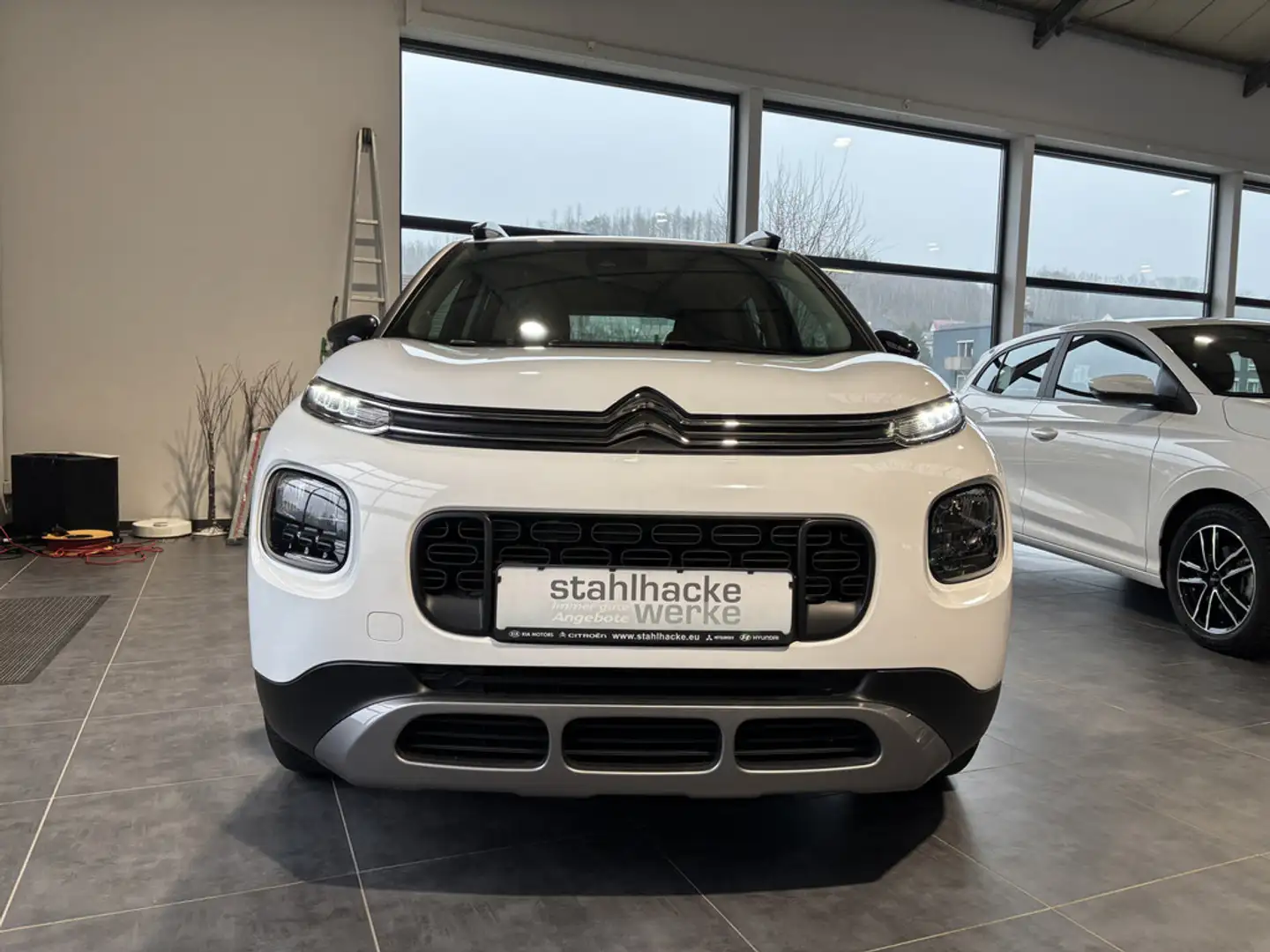 Citroen C3 Aircross 1.2 Feel - mit Anhängerkupplung Weiß - 2