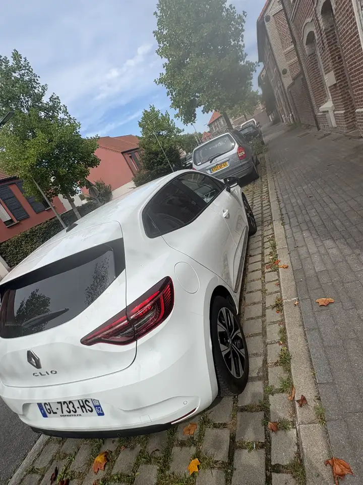 Renault Clio Citadine 5 portes — photo 8