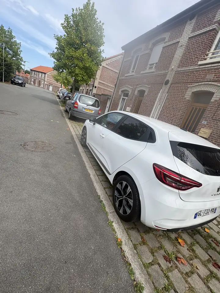 Renault Clio Citadine 5 portes — photo 3