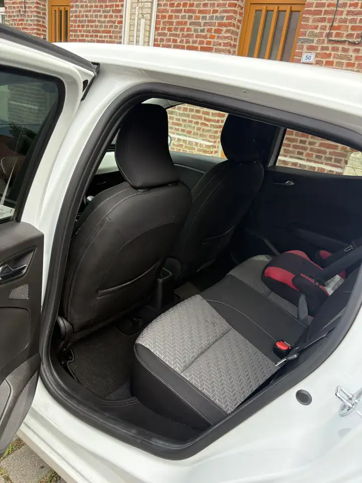 Renault Clio Citadine 5 portes — photo 4