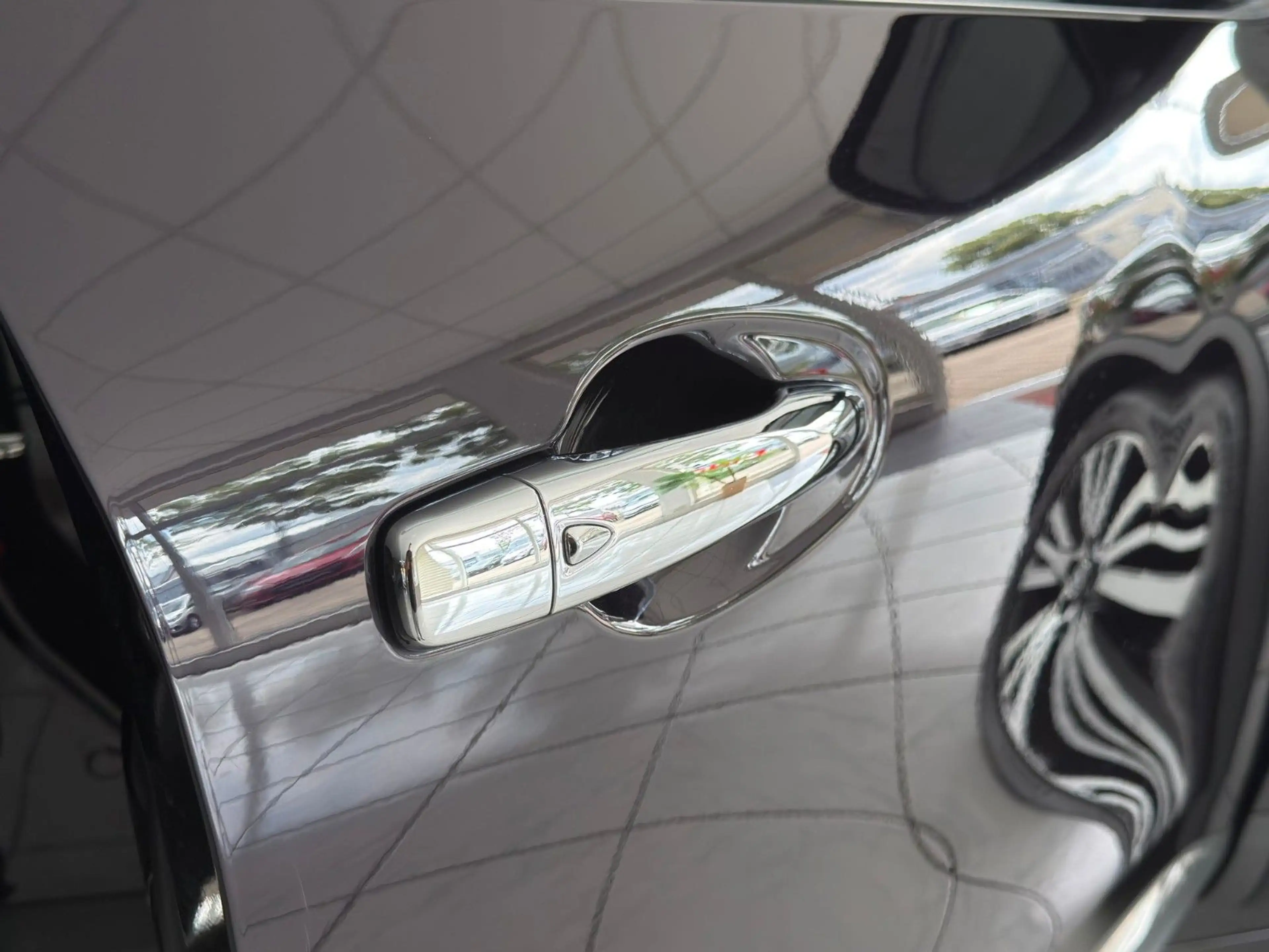 Renault Koleos Initiale Paris+Pano+Kamera+Navi+Sitzkühl — photo 4