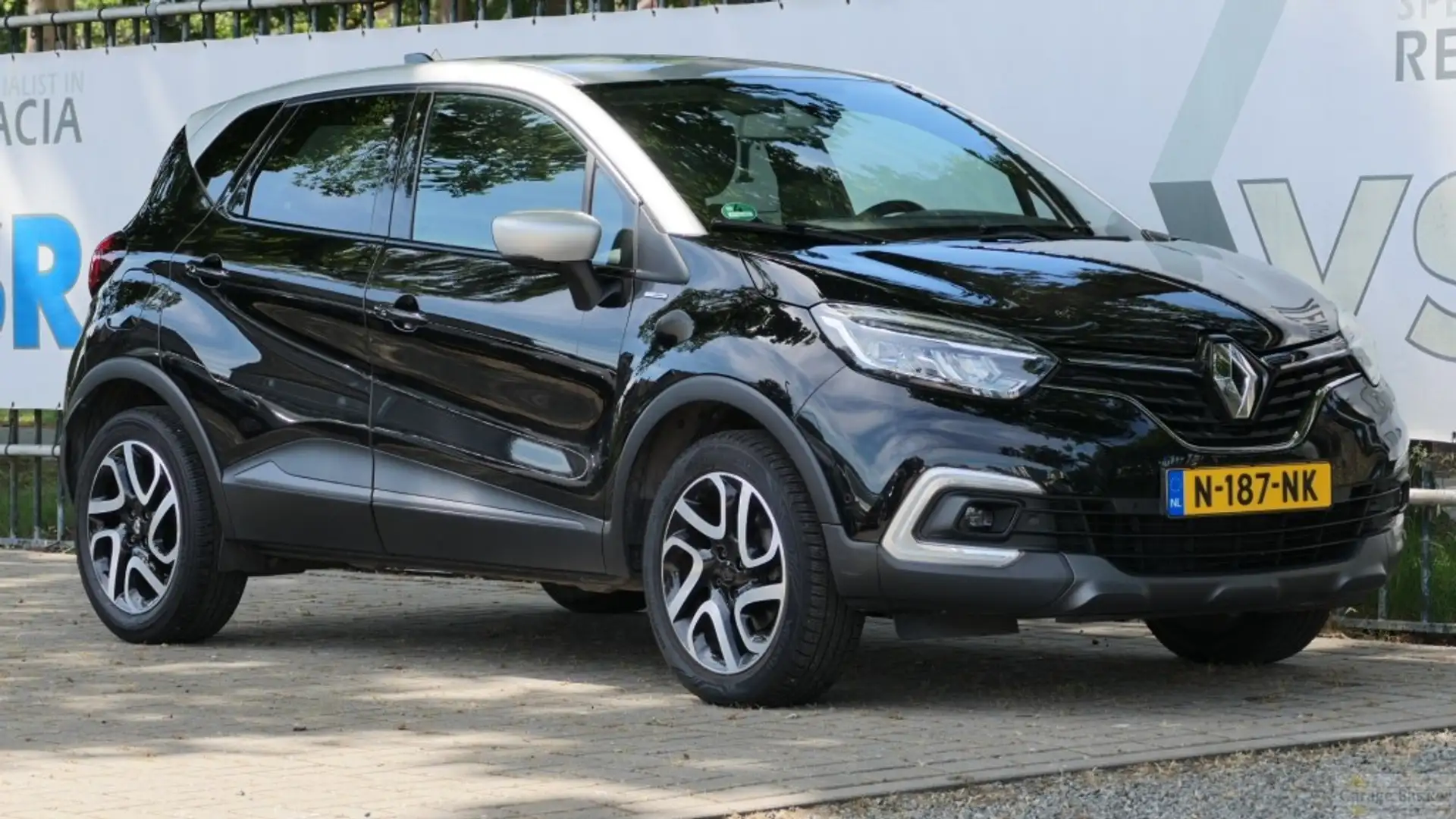 Renault Captur TCe 120 EDC Automaat Bose Zwart - 1