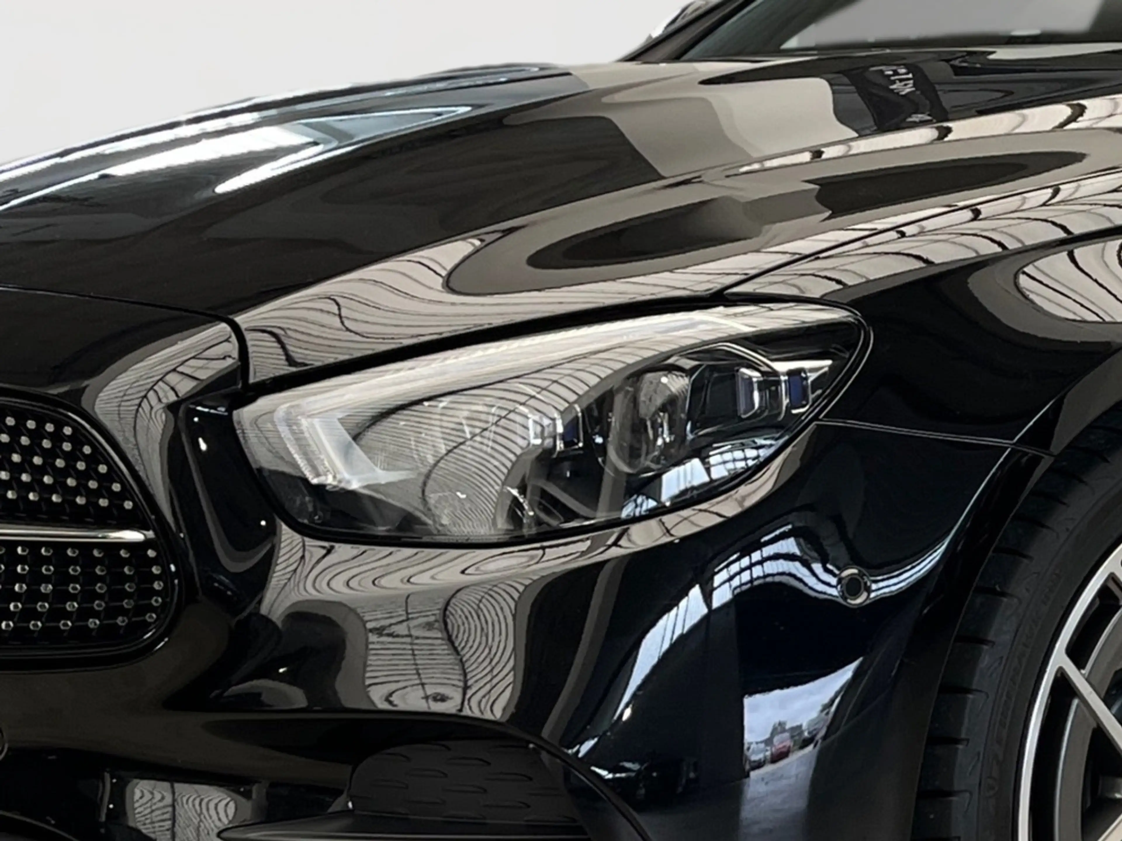 Mercedes-Benz E 400 dT 4M AMG AHK Totwi. LED SHZ Sport Ambie. — photo 5