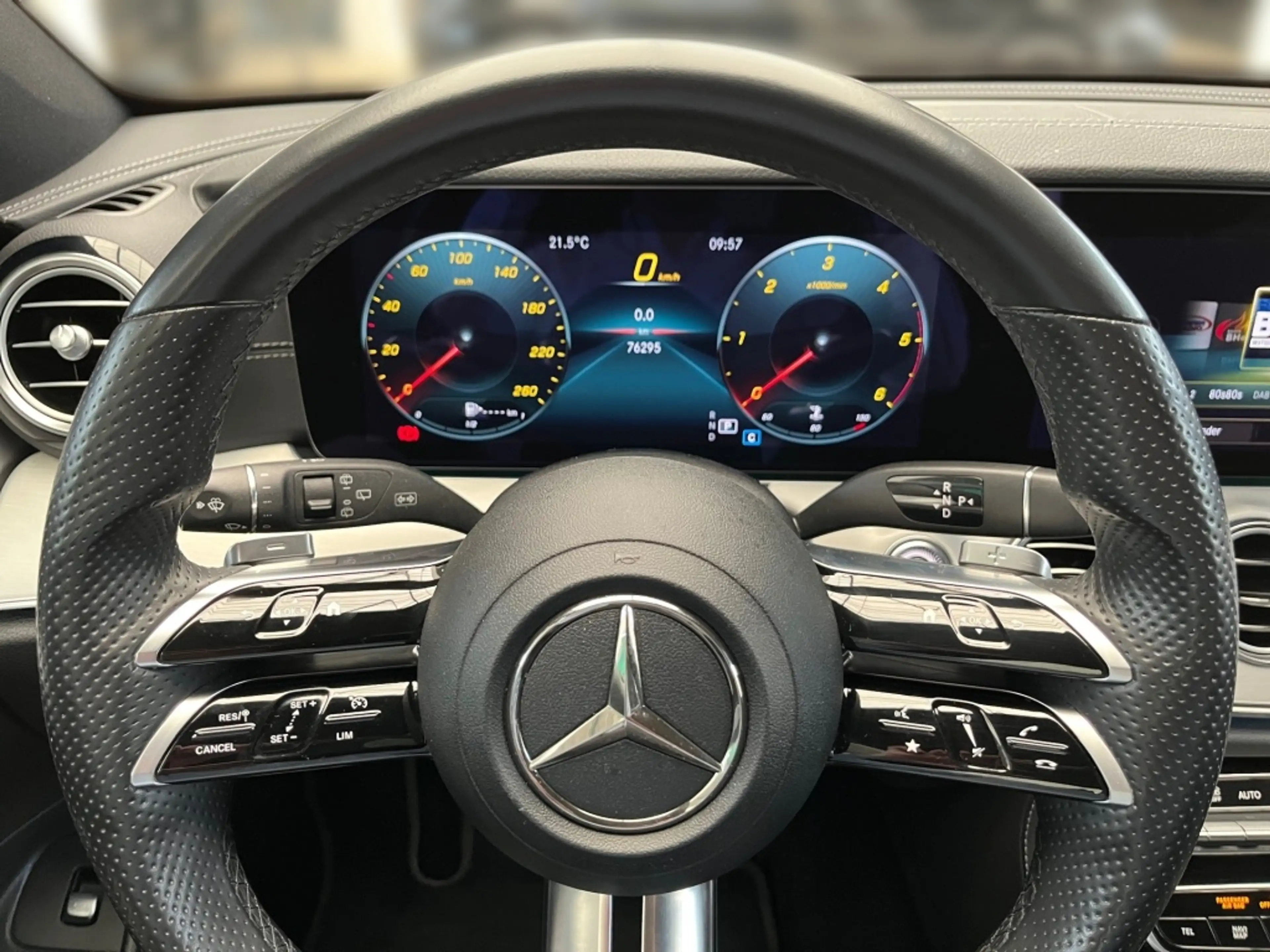 Mercedes-Benz E 400 dT 4M AMG AHK Totwi. LED SHZ Sport Ambie. — photo 8