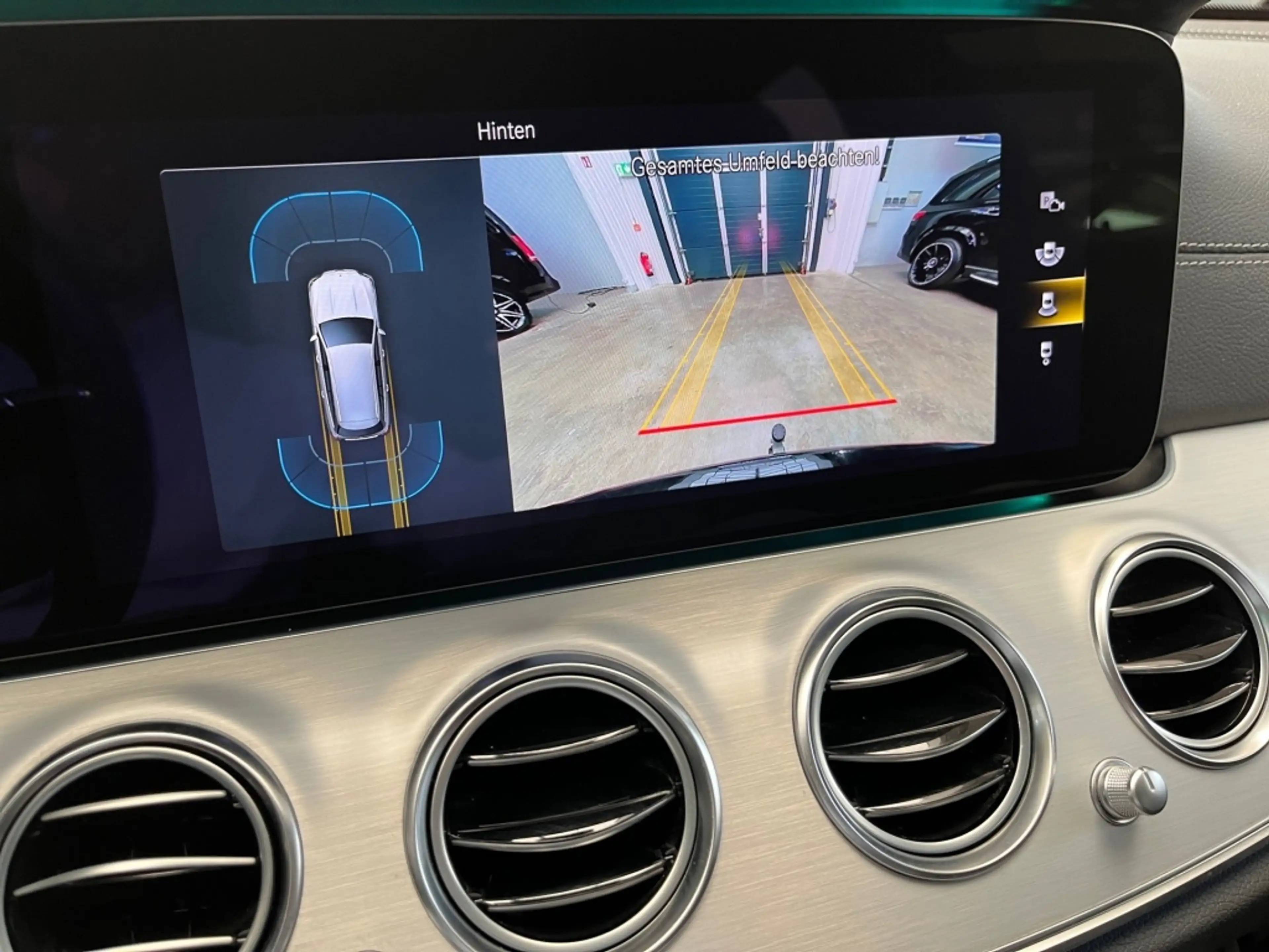 Mercedes-Benz E 400 dT 4M AMG AHK Totwi. LED SHZ Sport Ambie. — photo 15