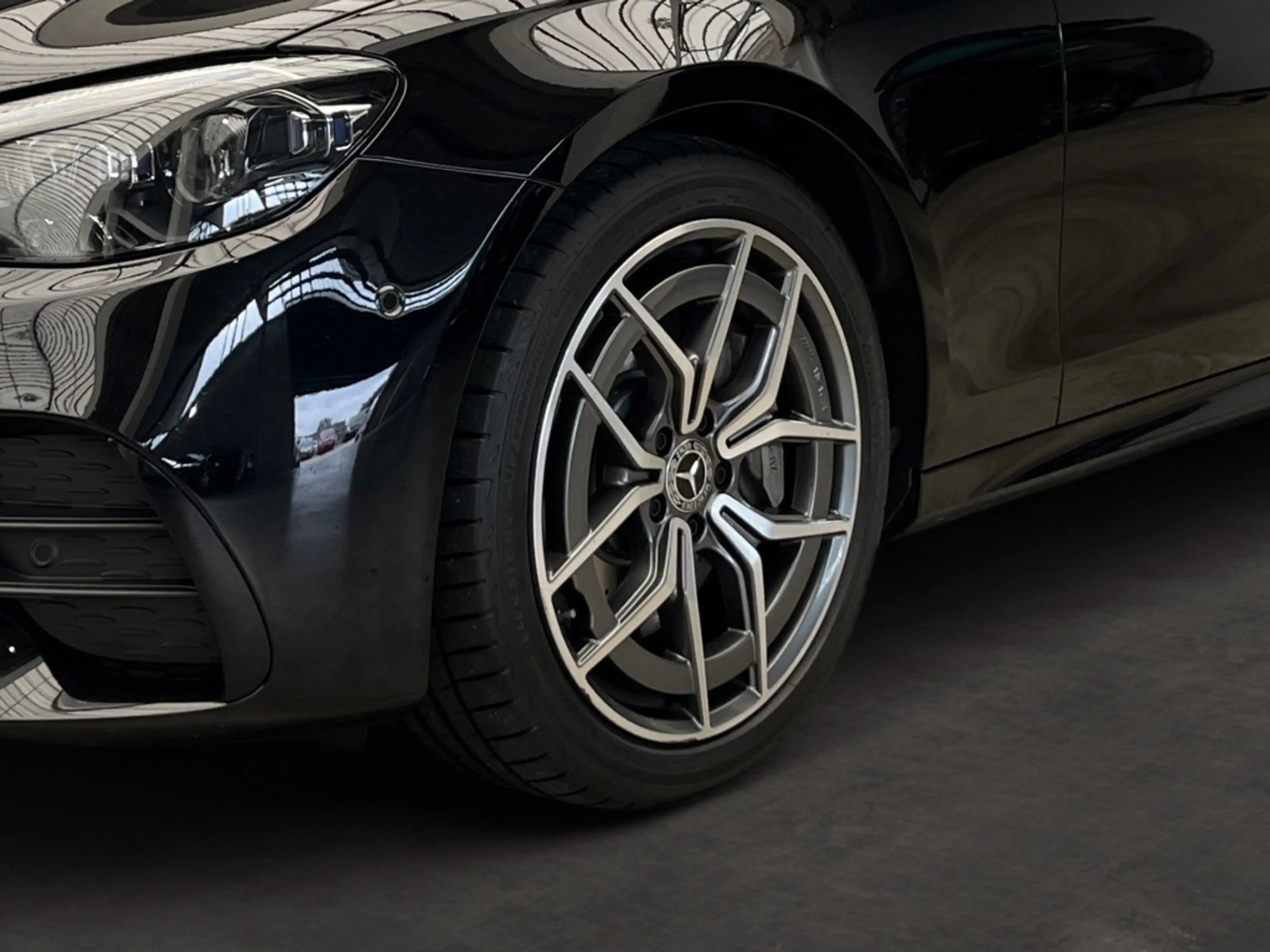 Mercedes-Benz E 400 dT 4M AMG AHK Totwi. LED SHZ Sport Ambie. — photo 6