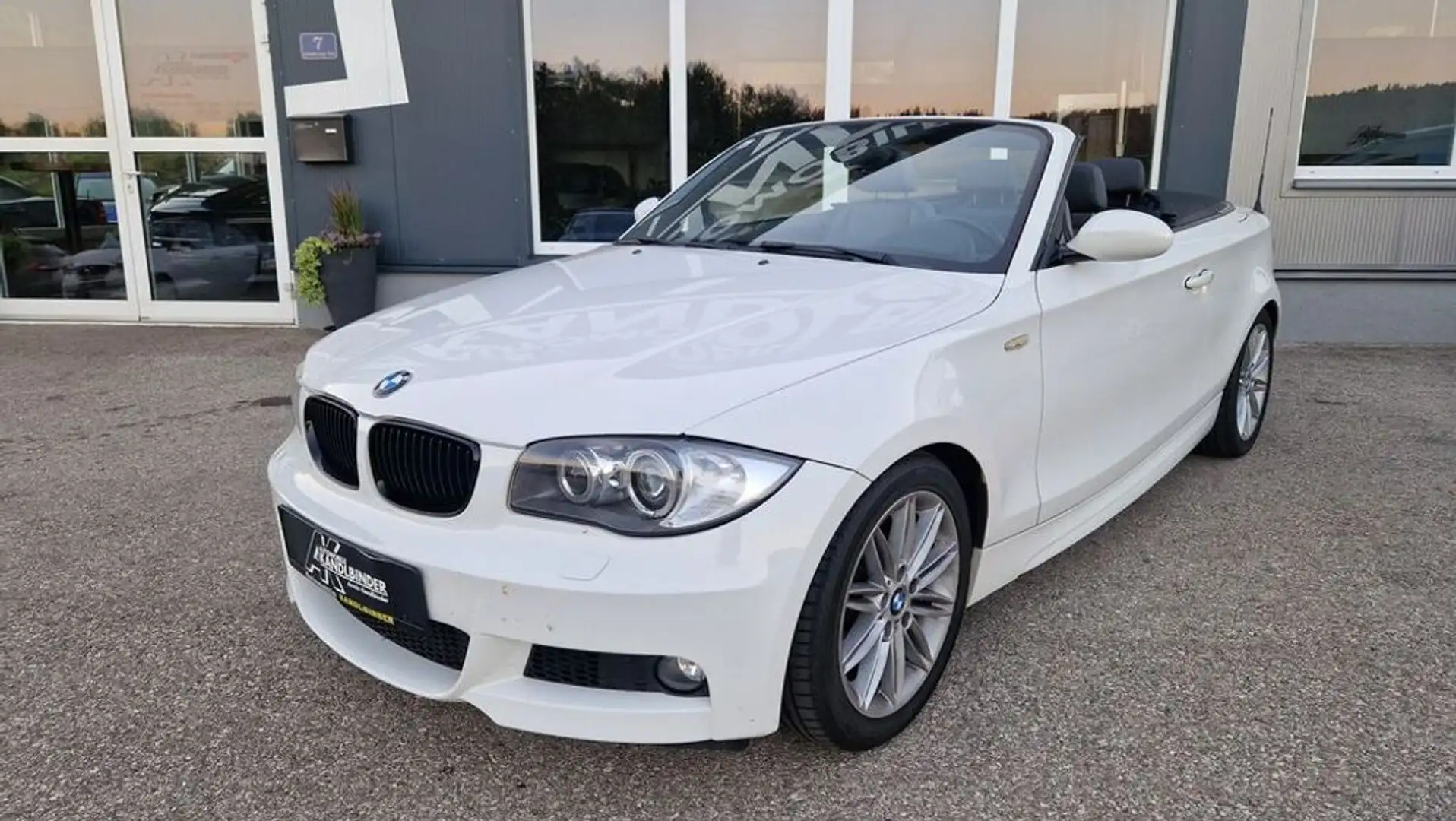 BMW 118 i Cabrio M-Sport Weiß - 1