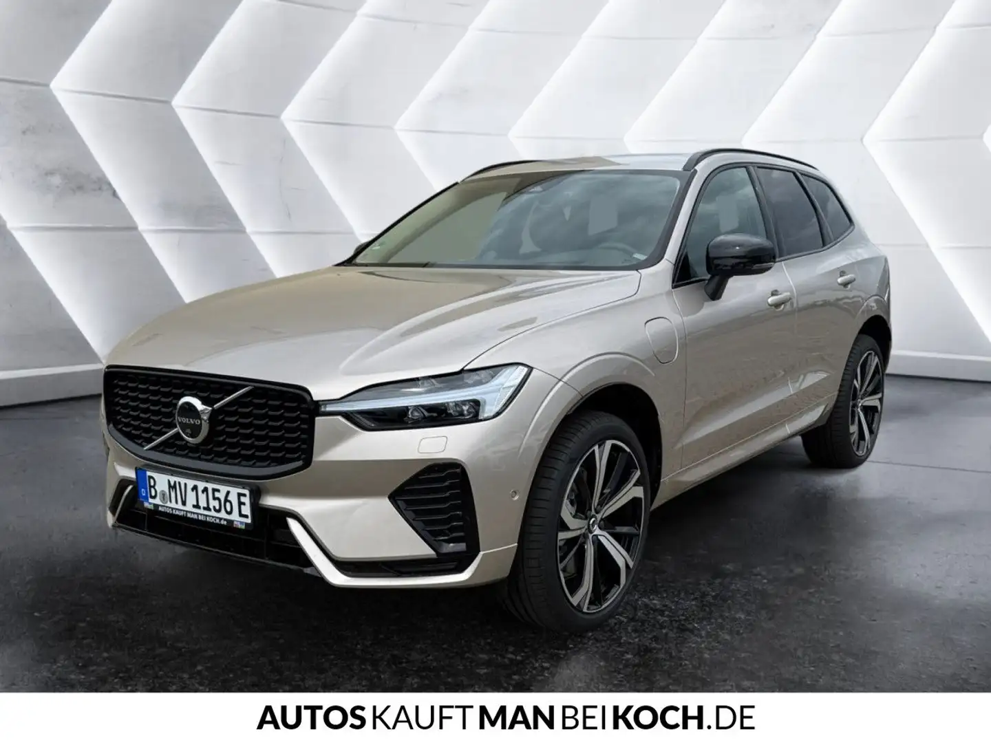 Volvo XC60 T6 AWD Plug-in Hybrid Ultra Dark Beige - 2