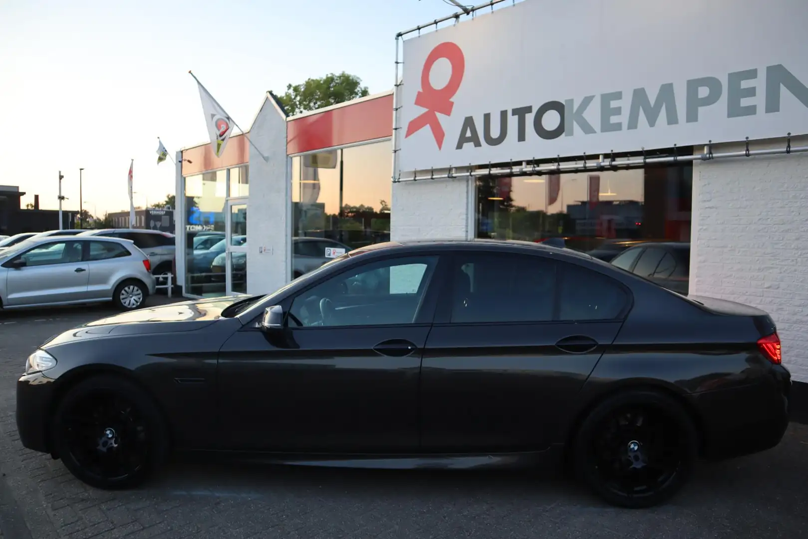 BMW 520 5-serie 520i EXECUTIVE LEER|SPORTSTOELEN|PARKASSIS Marrón - 2