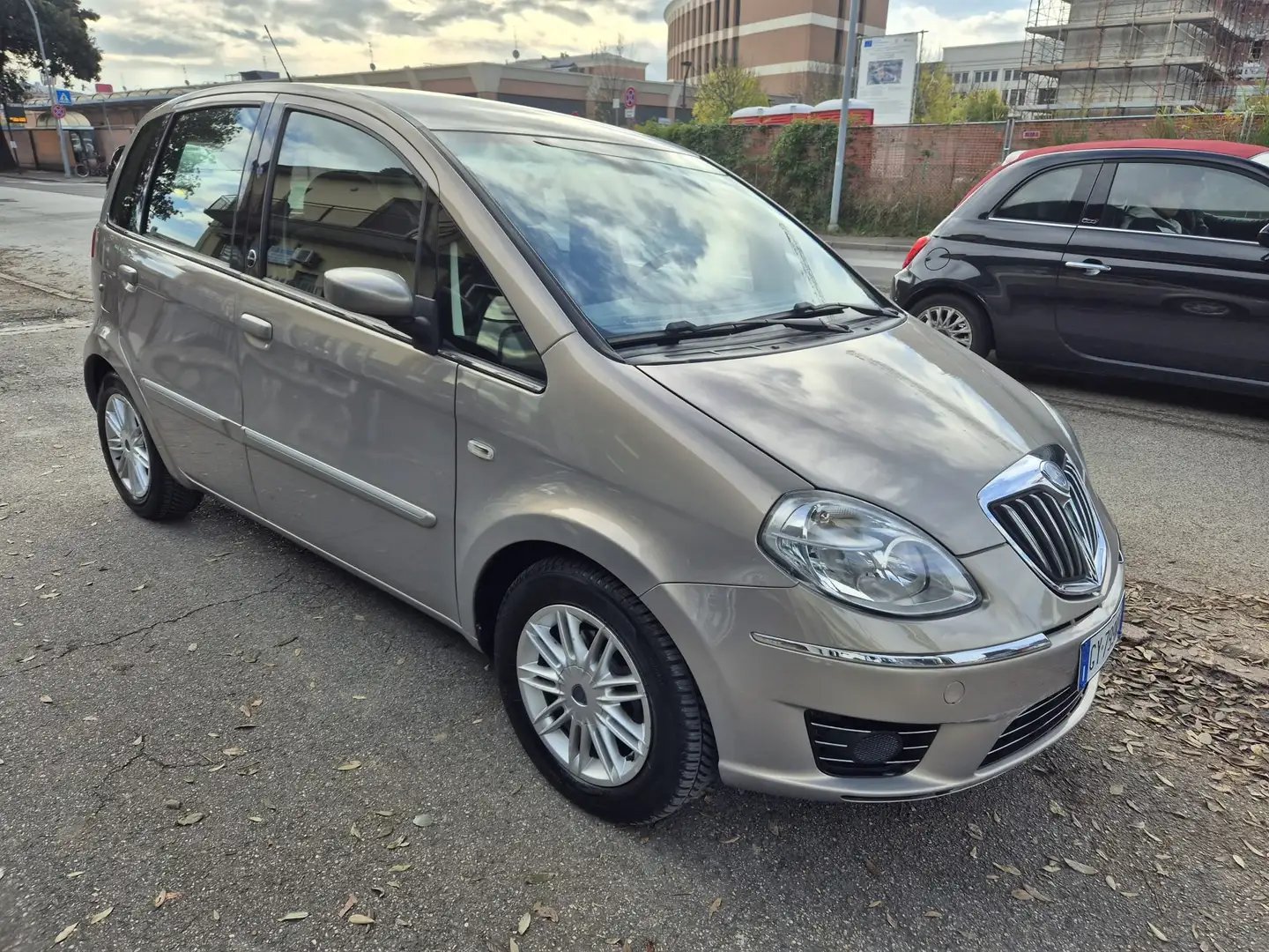 Lancia MUSA Musa 1.4 8v Diva (argento) ecochic Gpl Gris - 1