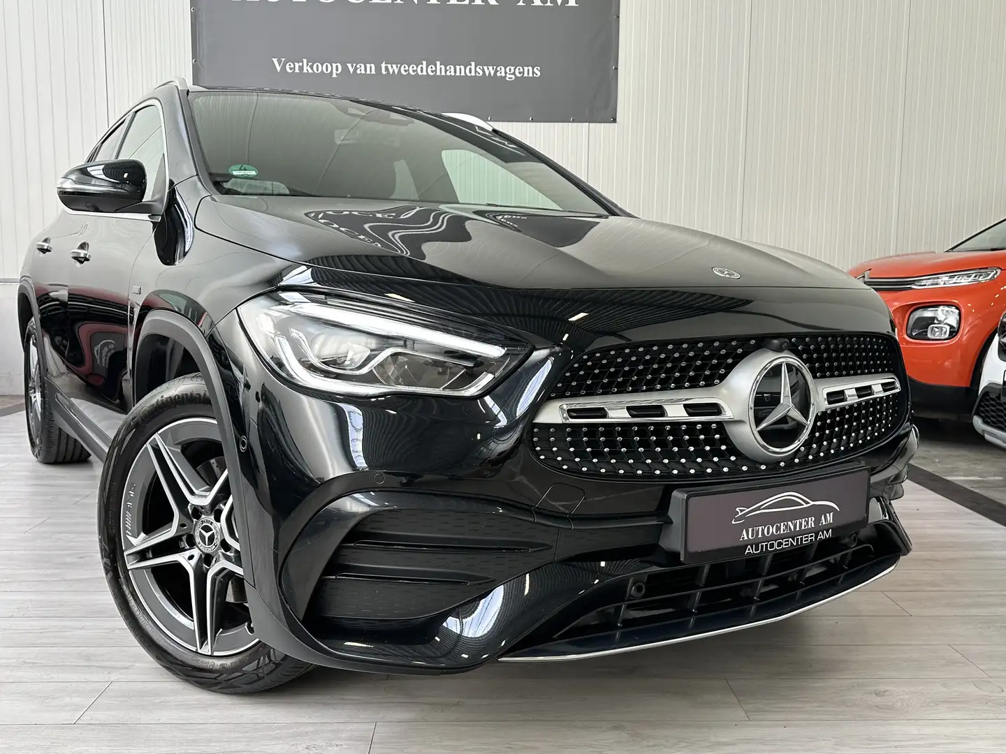 Mercedes-Benz GLA 250 e Plug in 8G-DCT AMG Line!! Head Up * 360 Grade Zwart - 2