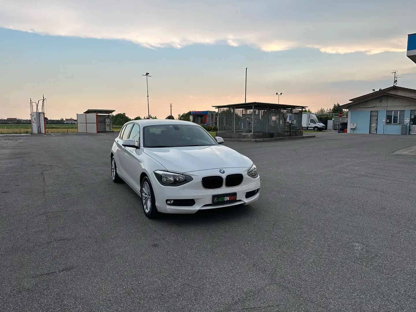 BMW 118 118d 5p Blanc - 1