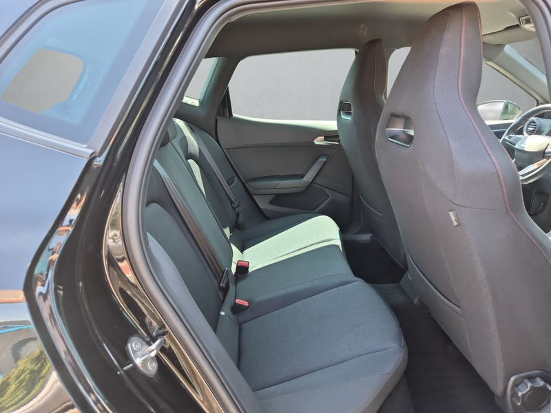 SEAT Arona 1.5 TSI DSG FR *Navi*LED*Kamera* — photo 12