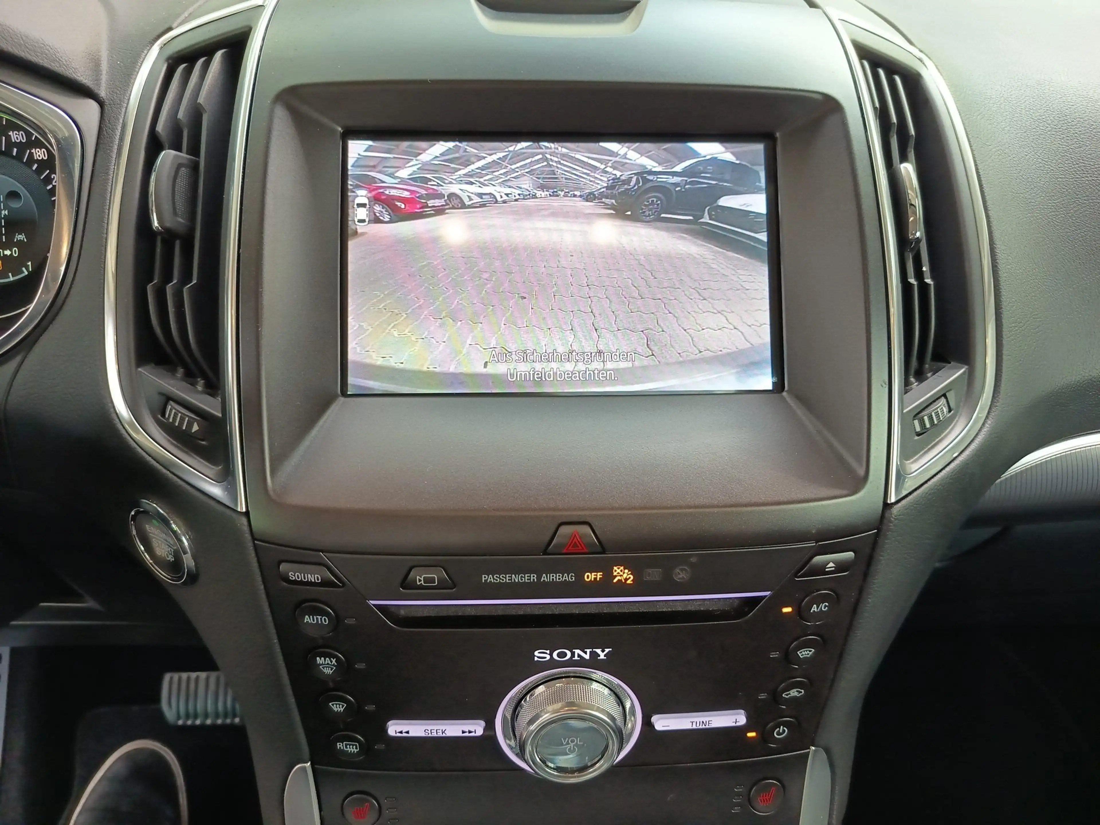 Ford Galaxy Titanium — photo 2