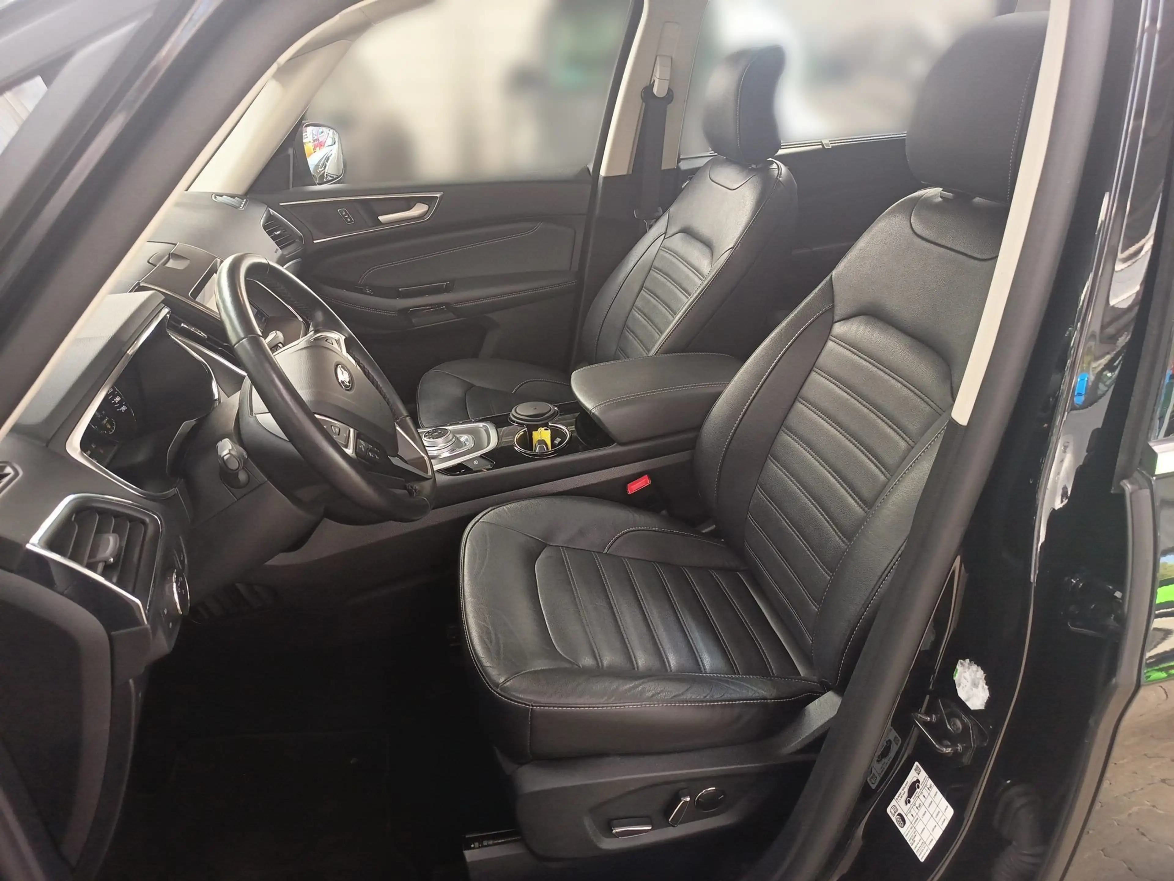 Ford Galaxy Titanium — photo 10