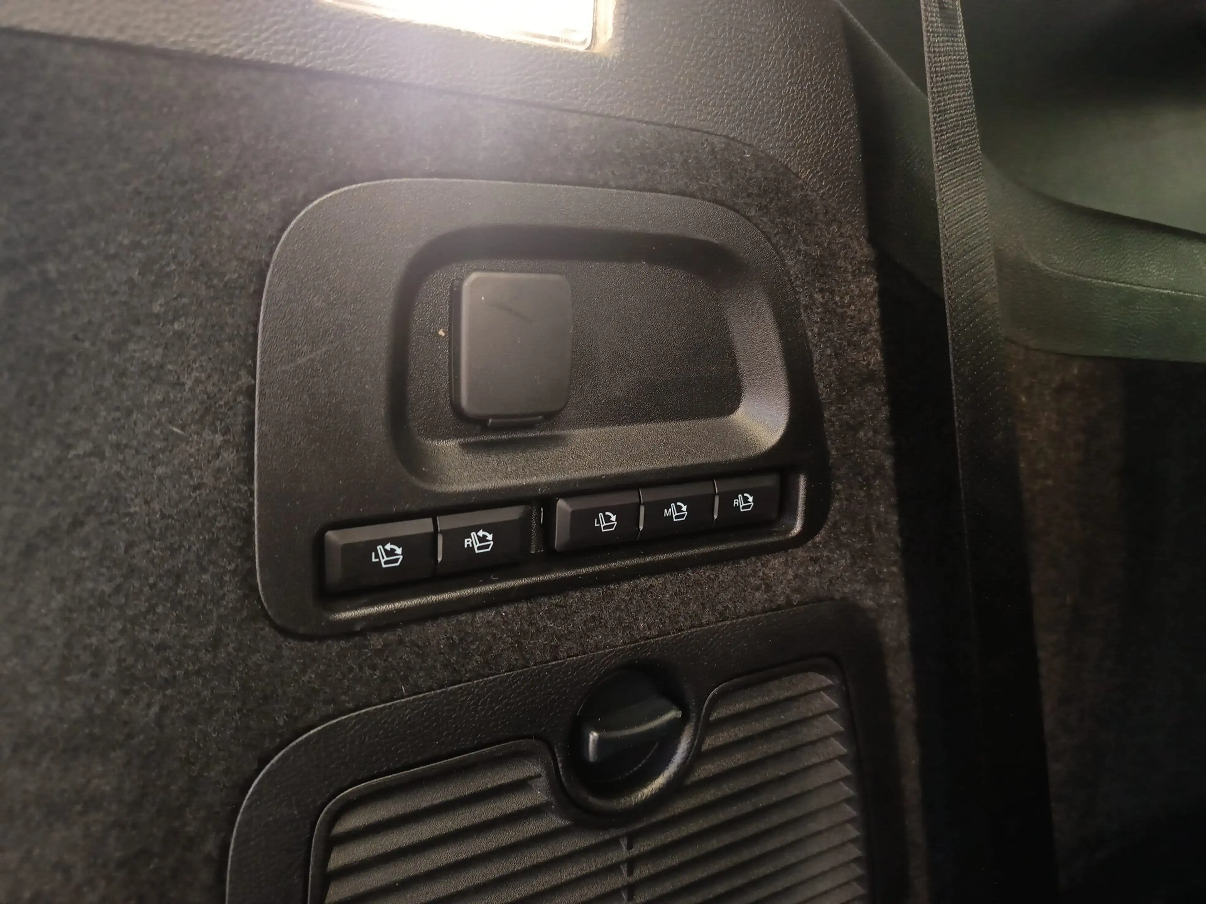 Ford Galaxy Titanium — photo 9