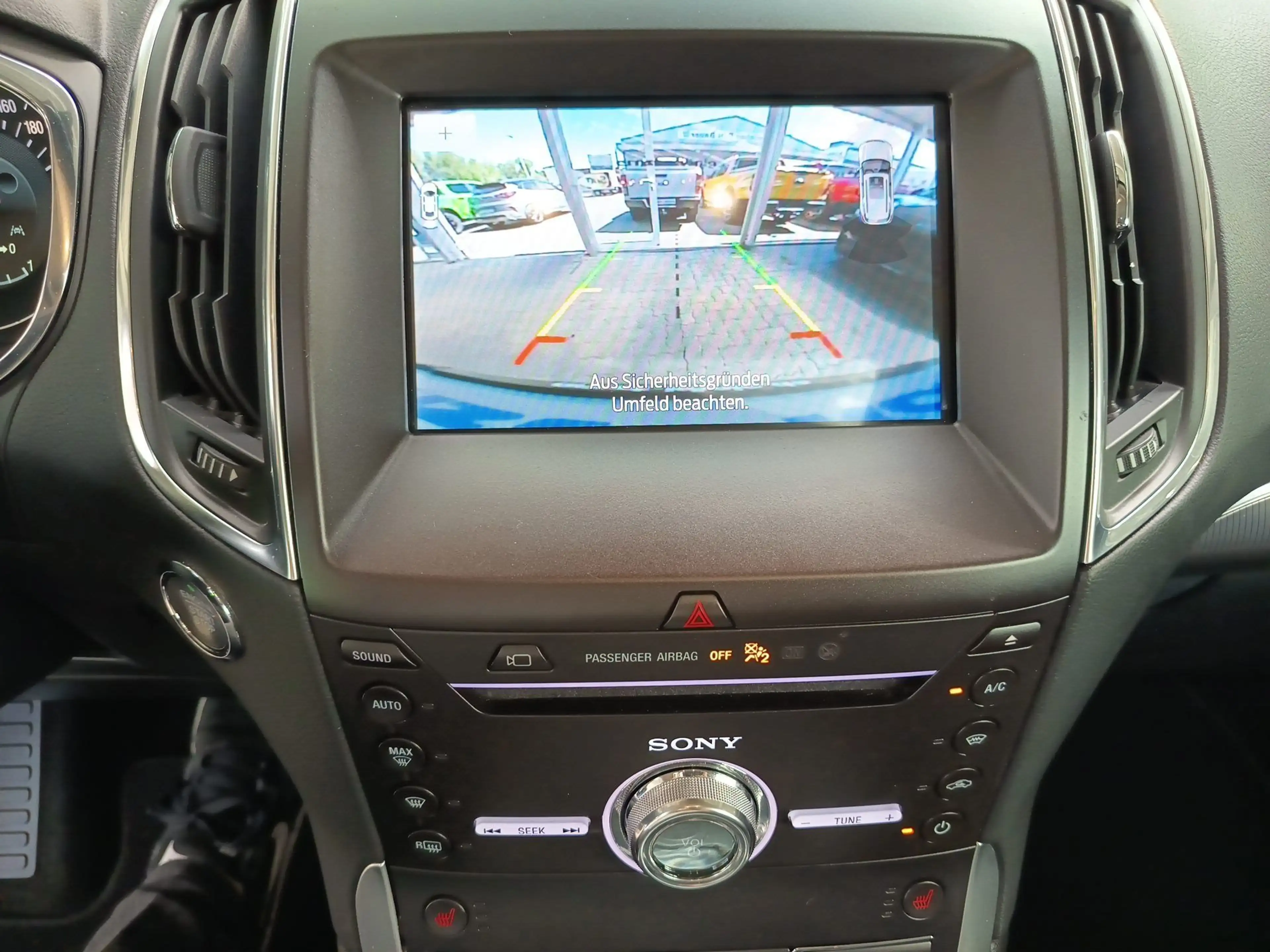 Ford Galaxy Titanium — photo 14