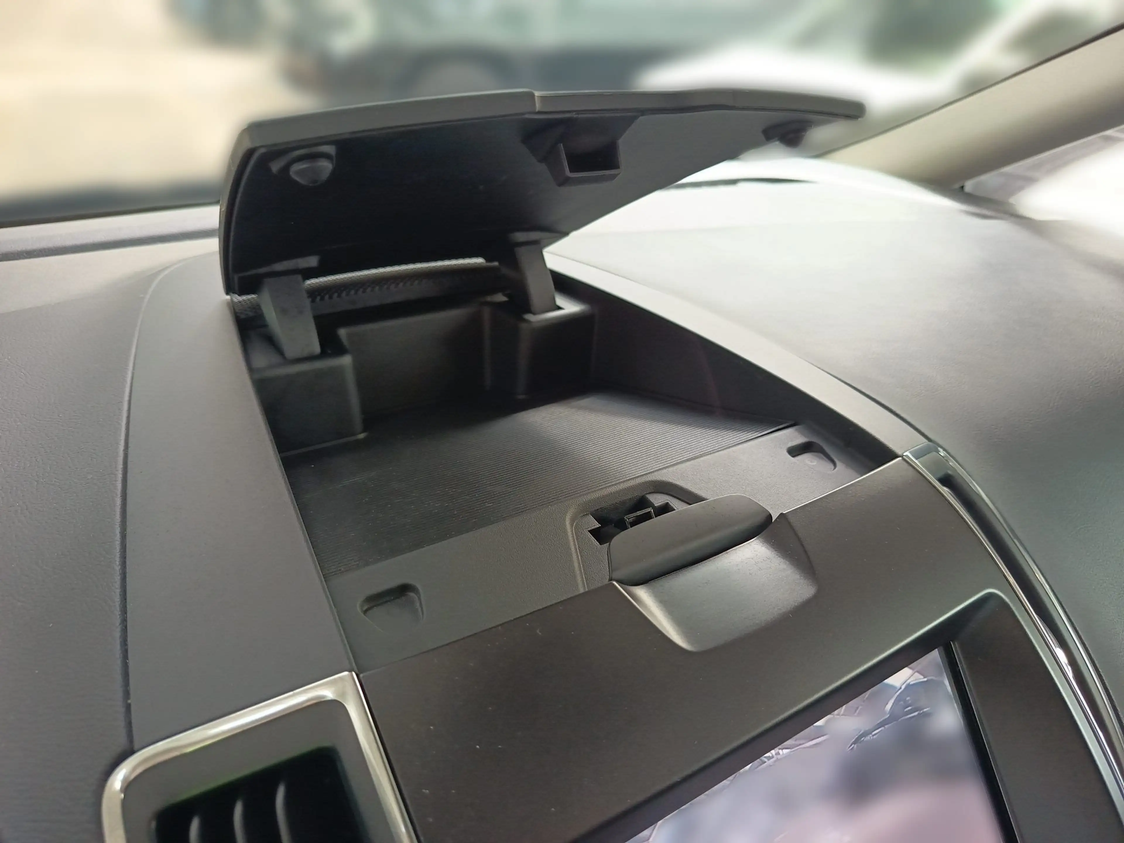 Ford Galaxy Titanium — photo 12