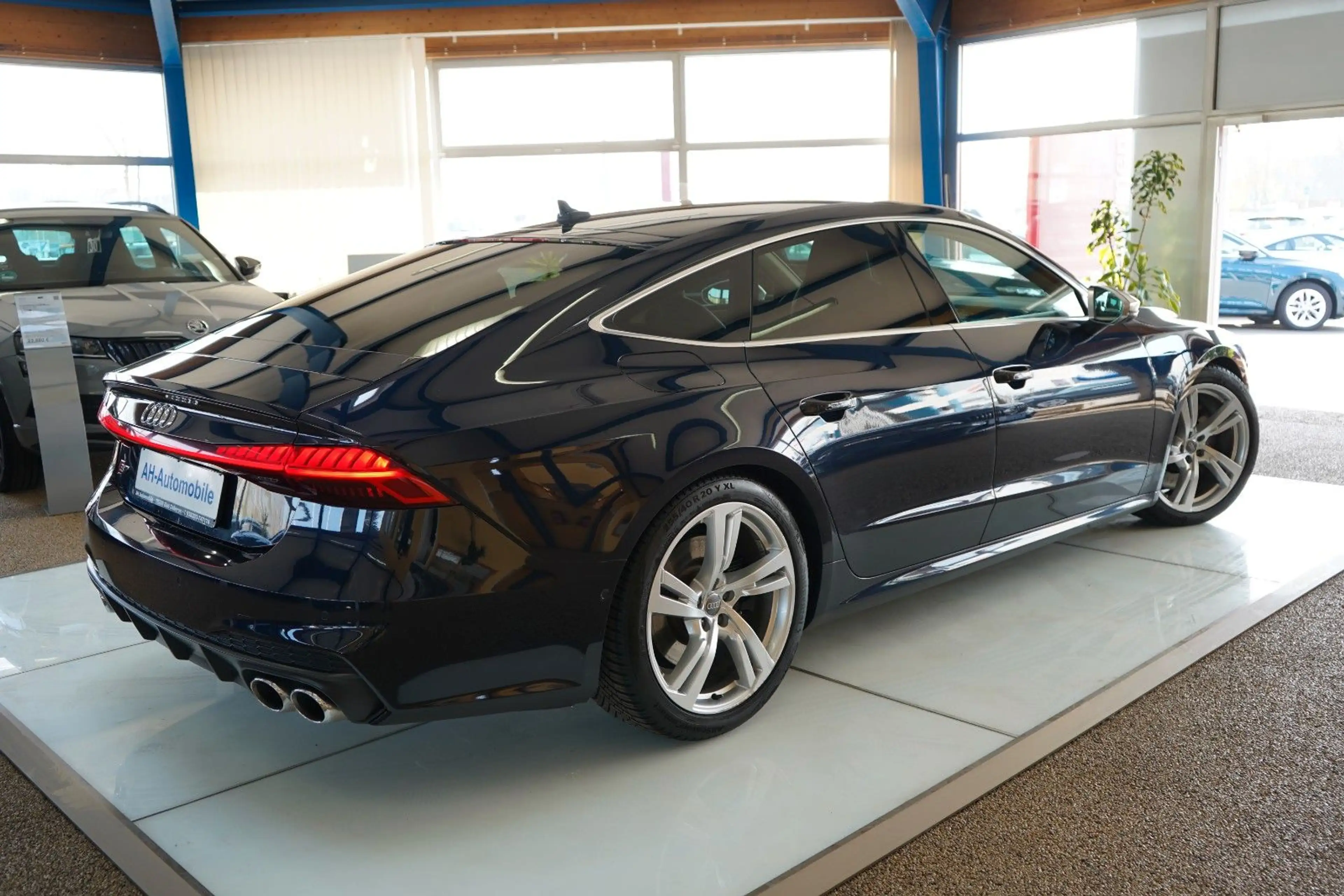Audi S7 Sportback 3.0 TDI quattro Bi-XENON / NAVI — photo 4