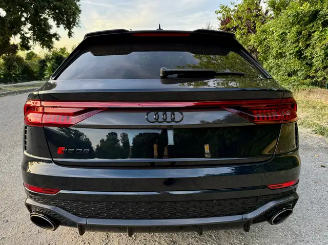 Audi RS Q8 view 2
