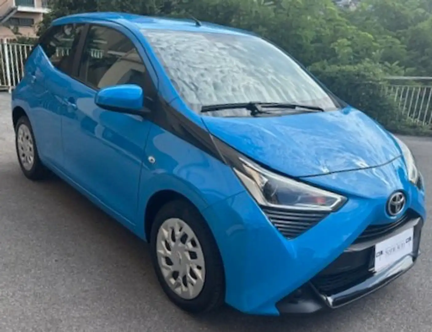 Toyota Aygo 1.0 VVT-i 72CV 5P. X-Play Blauw - 1