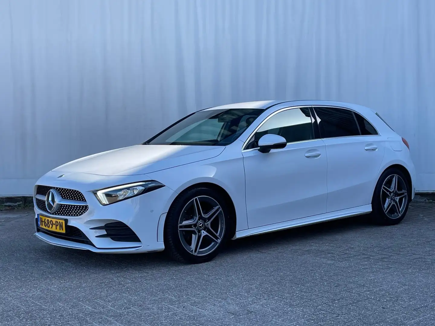 Mercedes-Benz A 180 Business Solution AMG Blanc - 2