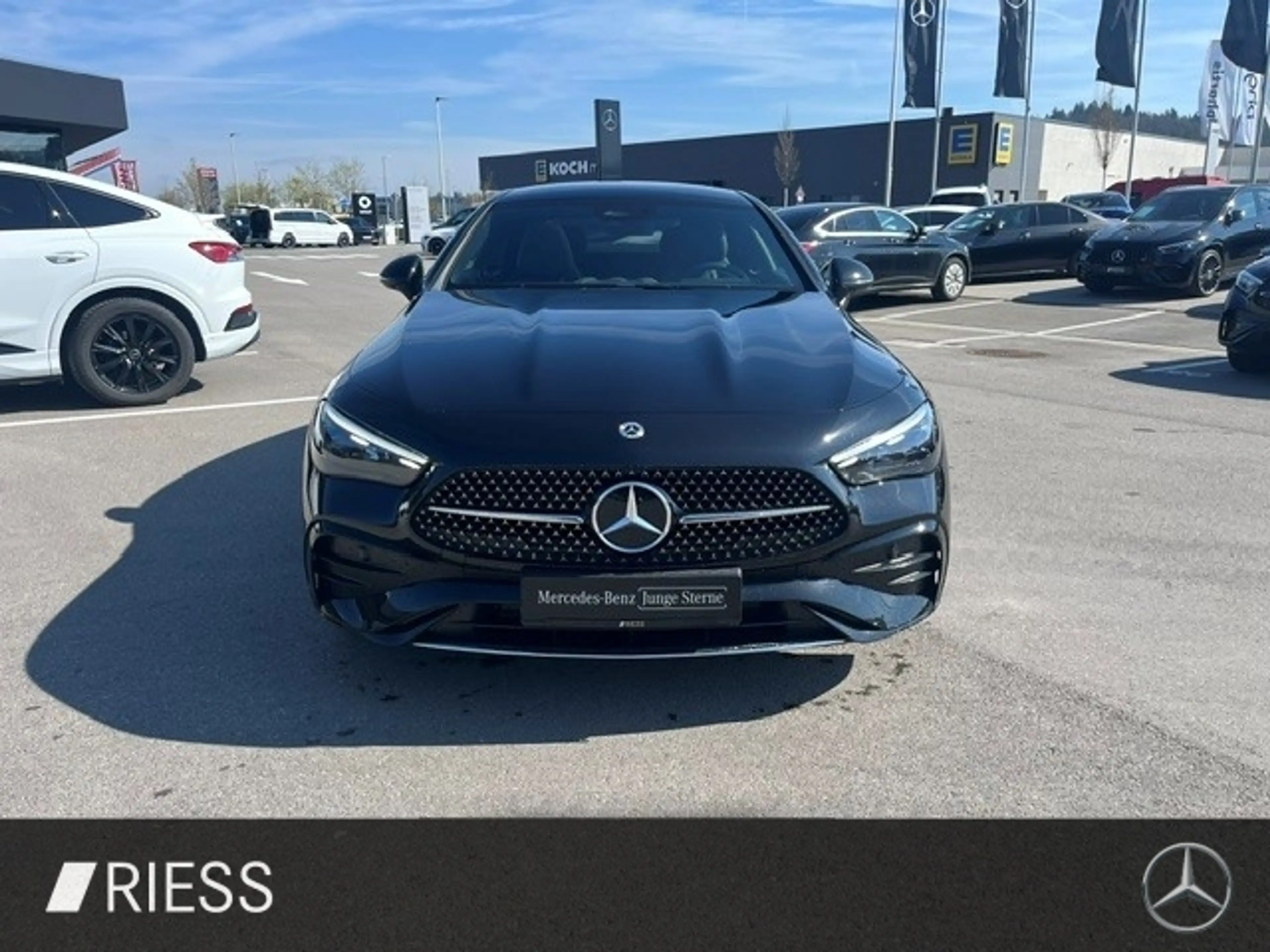 Mercedes-Benz CLE 300 e AMG Sport DIGITAL LIght Pano Distr 19" — photo 3