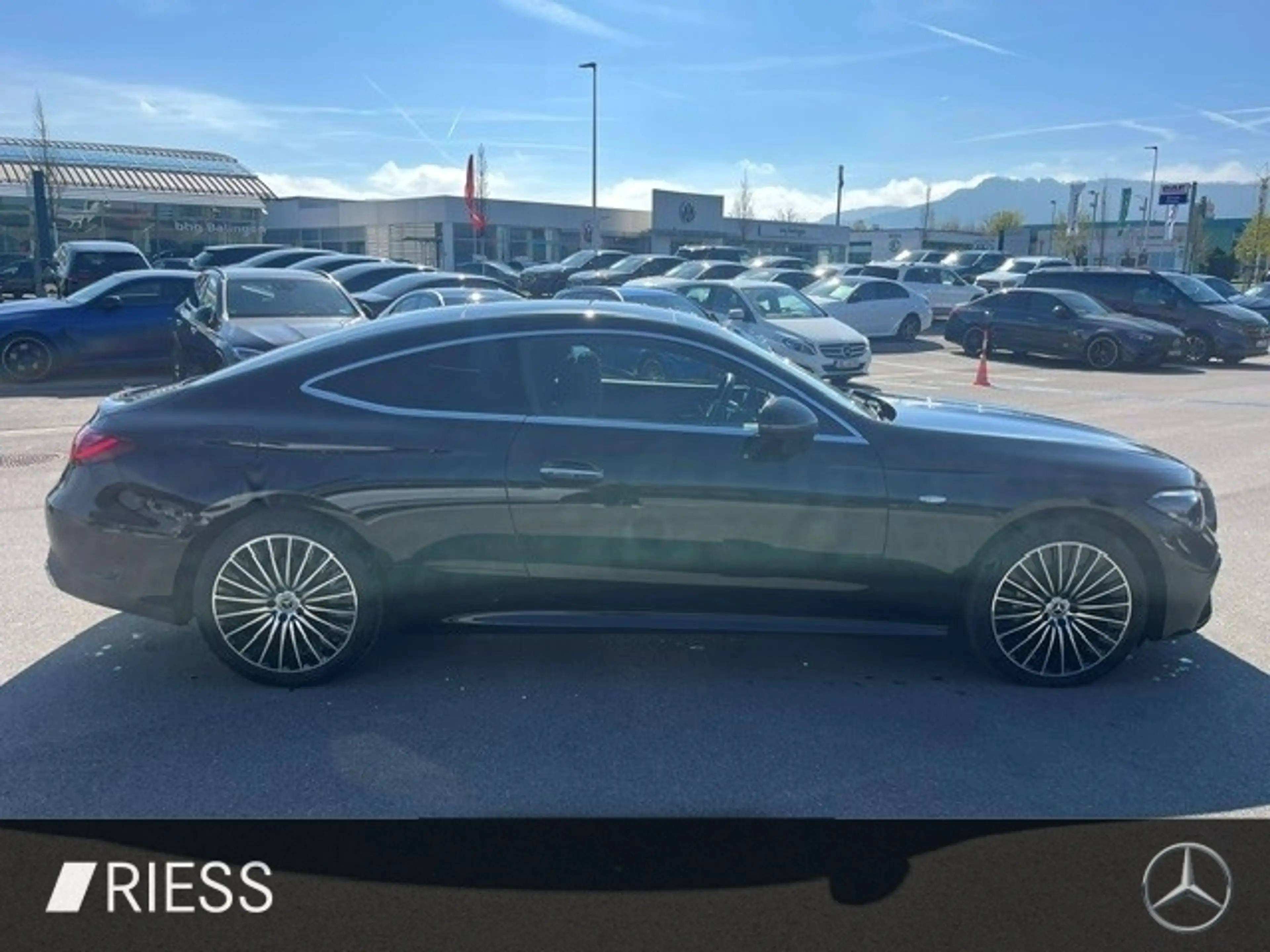 Mercedes-Benz CLE 300 e AMG Sport DIGITAL LIght Pano Distr 19" — photo 9
