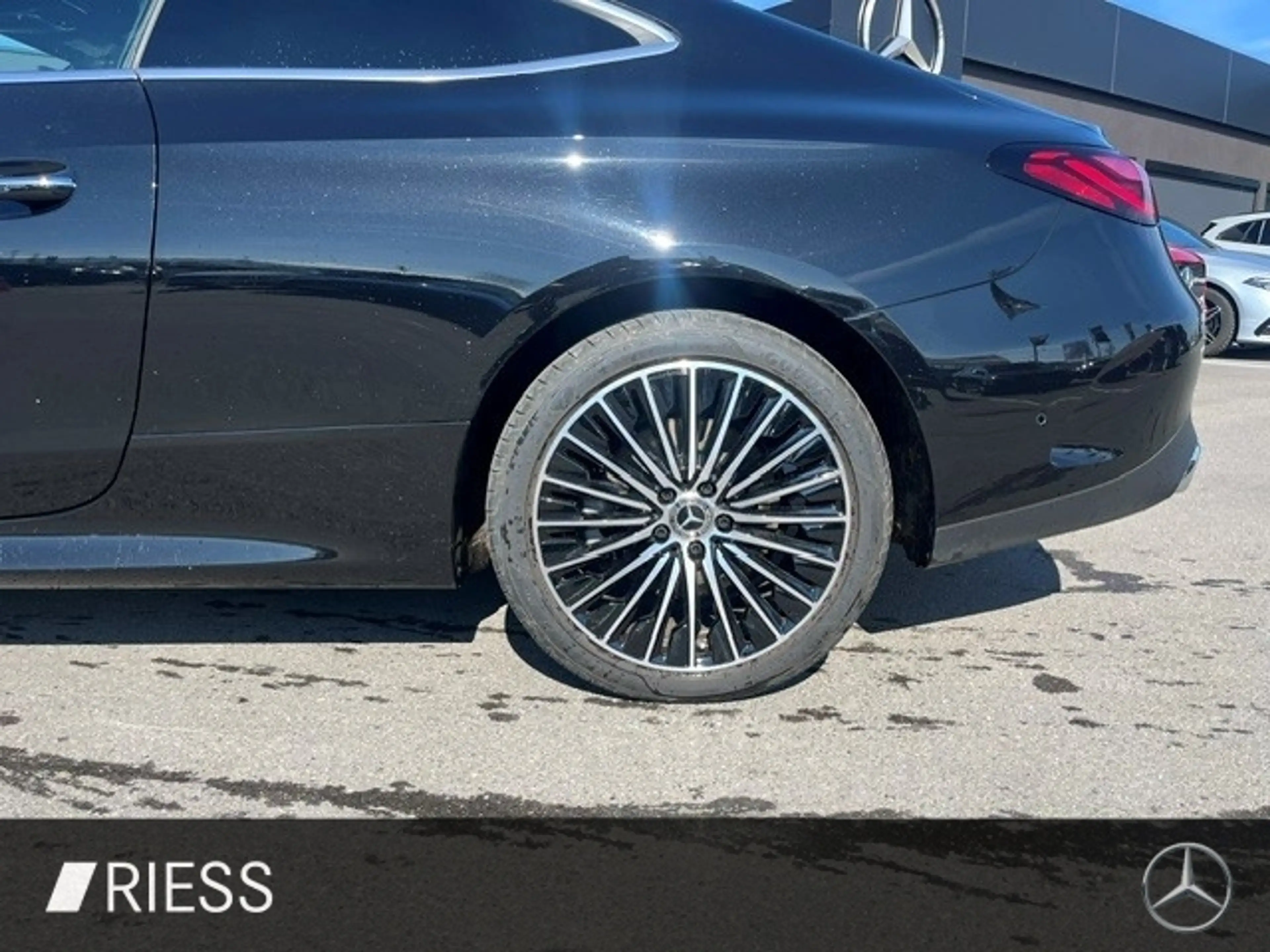 Mercedes-Benz CLE 300 e AMG Sport DIGITAL LIght Pano Distr 19" — photo 5