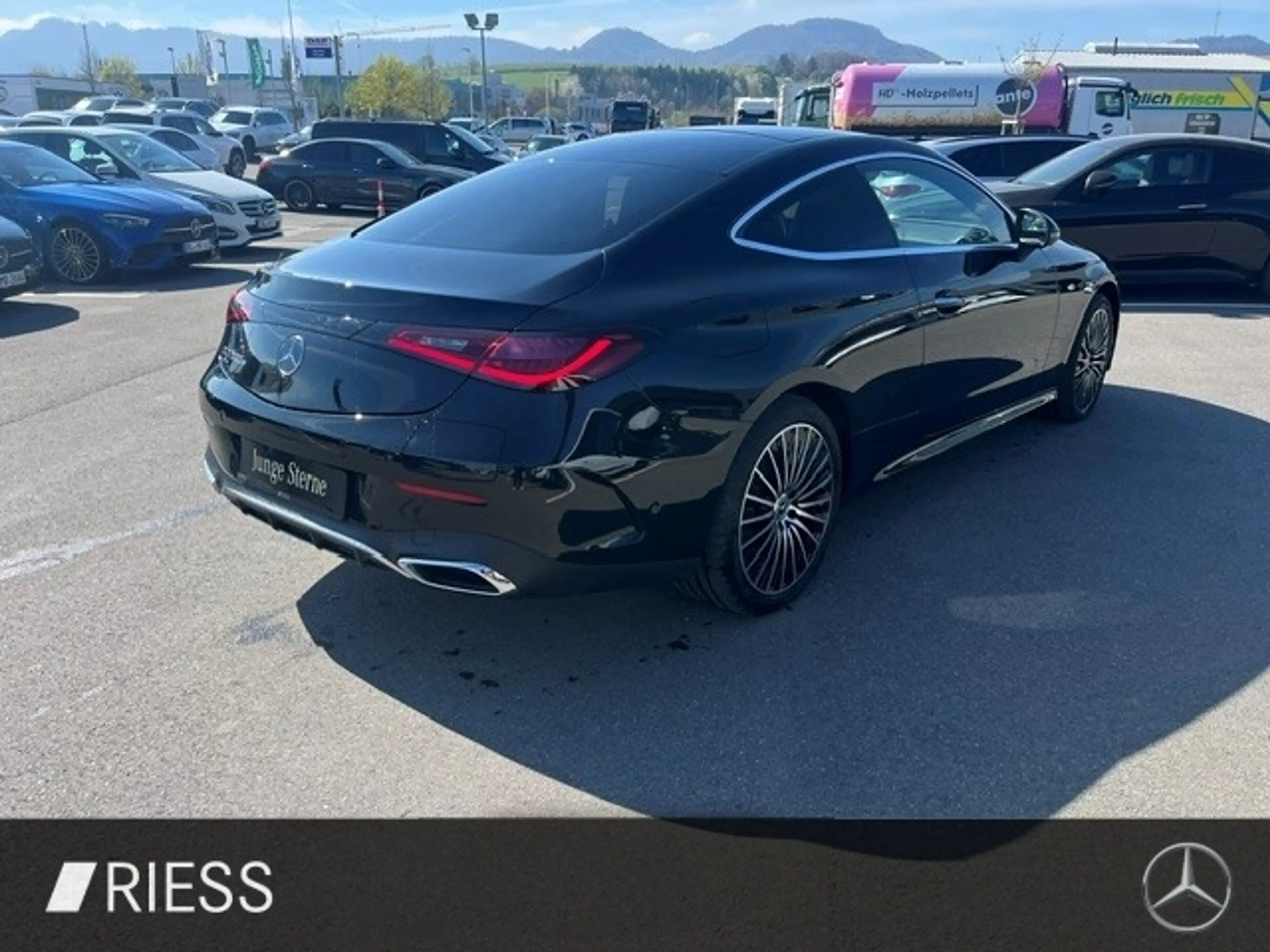Mercedes-Benz CLE 300 e AMG Sport DIGITAL LIght Pano Distr 19" — photo 8