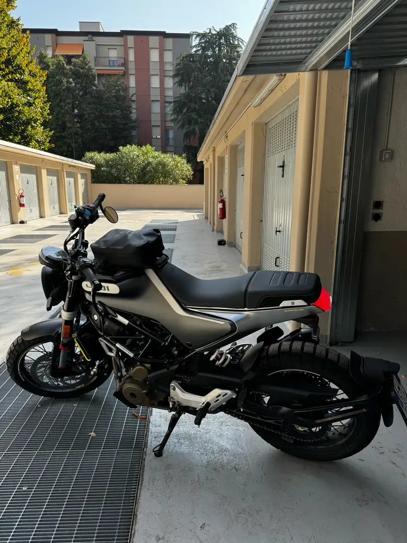 Husqvarna Svartpilen 401 - 2