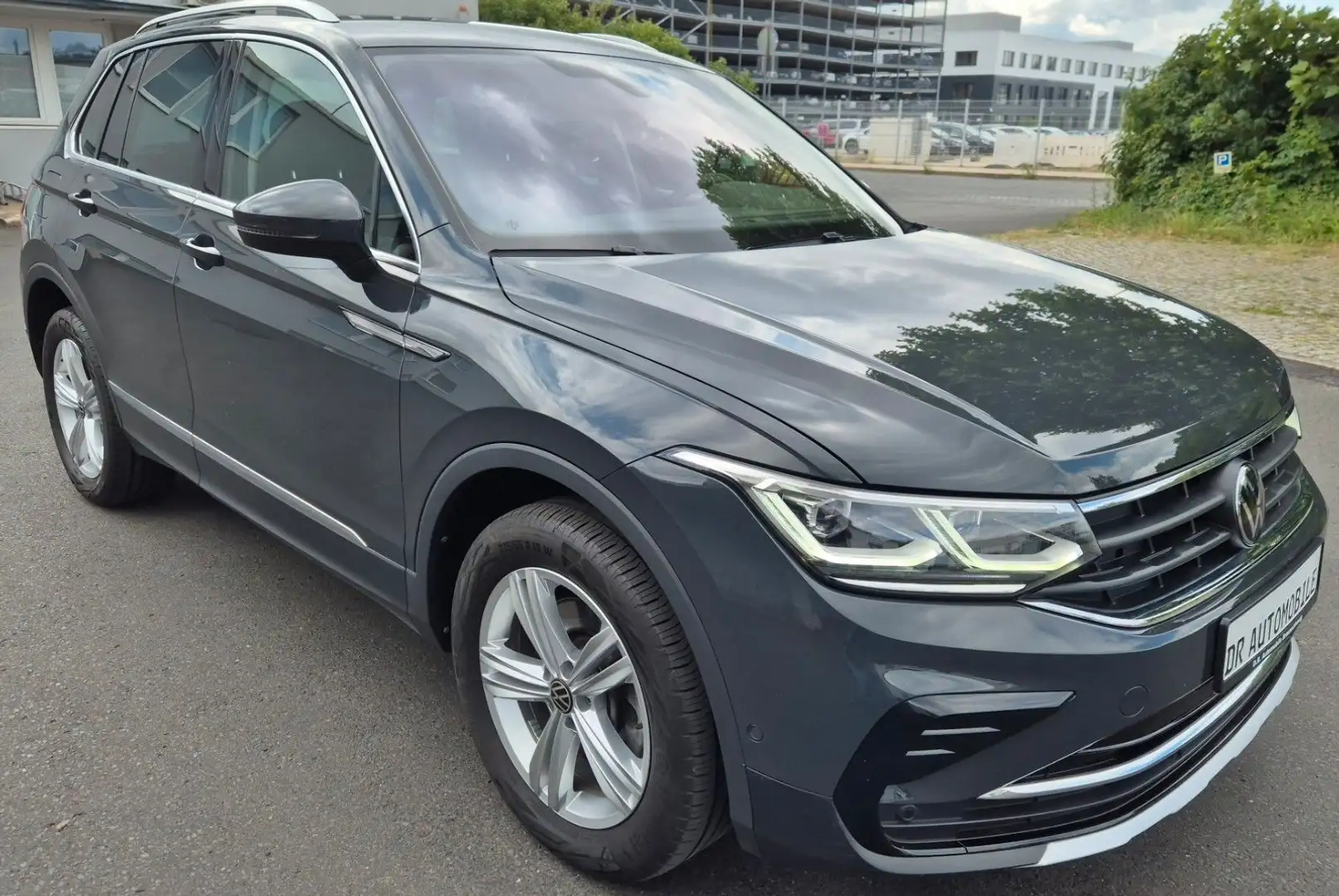 Volkswagen Tiguan Elegance 4Motion Massage ACC Matrix Grey - 2