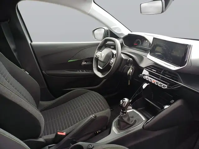 Peugeot 208 view 11