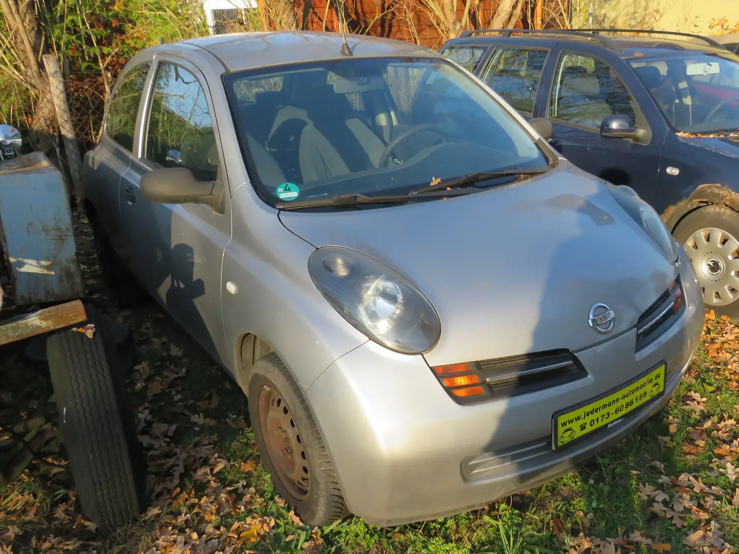 Nissan Micra Visia Gris - 1