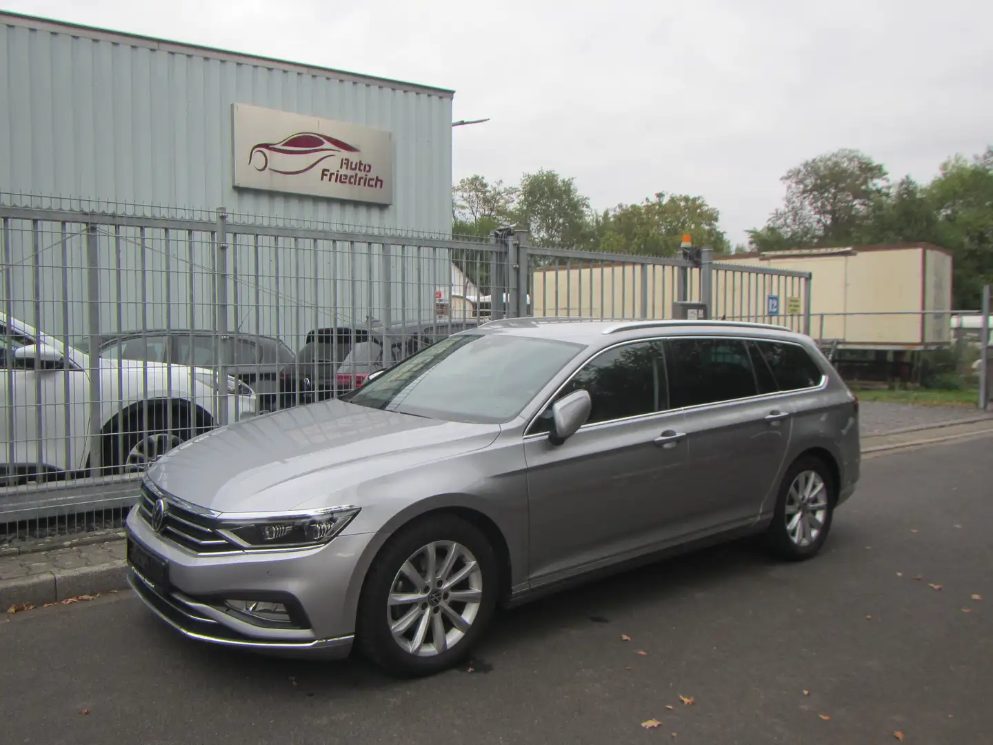Volkswagen Passat Variant Passat Variant Diesel 2.0 TDI SCR DSG Elegance Zilver - 1