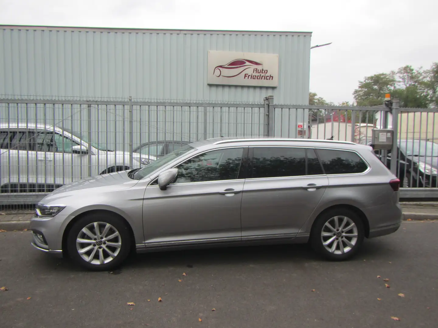 Volkswagen Passat Variant Passat Variant Diesel 2.0 TDI SCR DSG Elegance Zilver - 2