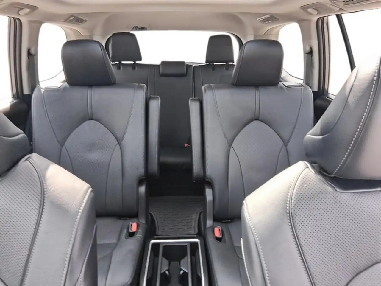 Toyota Grand Highlander photo Toyota Grand Highlander