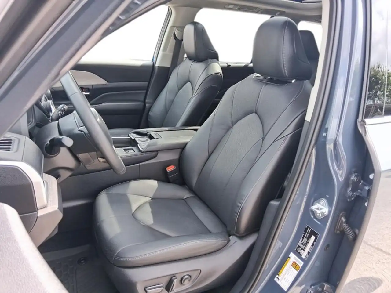 Toyota Grand Highlander photo Toyota Grand Highlander