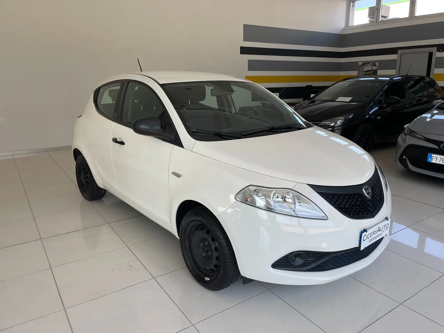 Lancia Ypsilon 1.0 firefly hybrid Silver Blanc - 1
