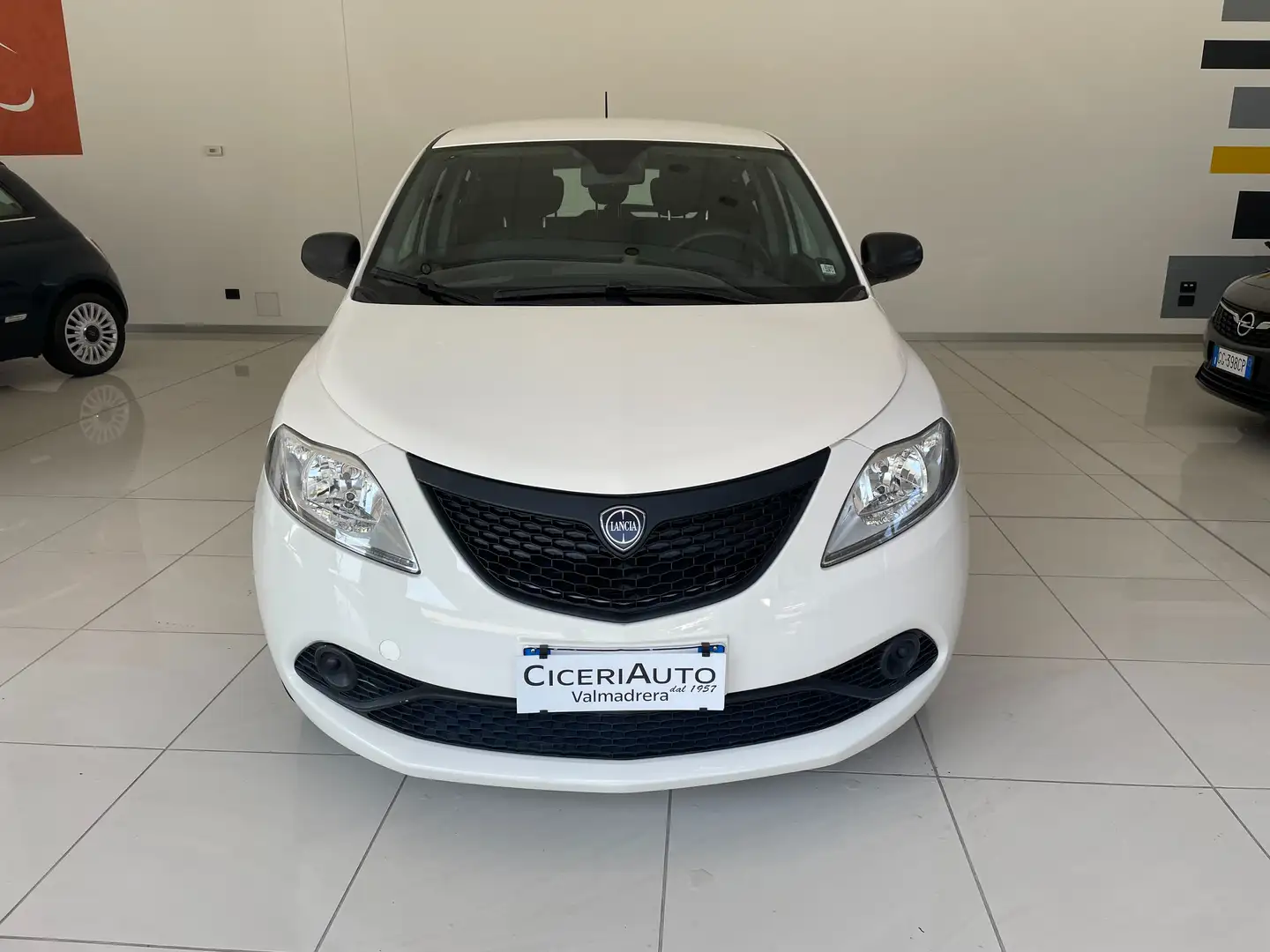 Lancia Ypsilon 1.0 firefly hybrid Silver Blanc - 2