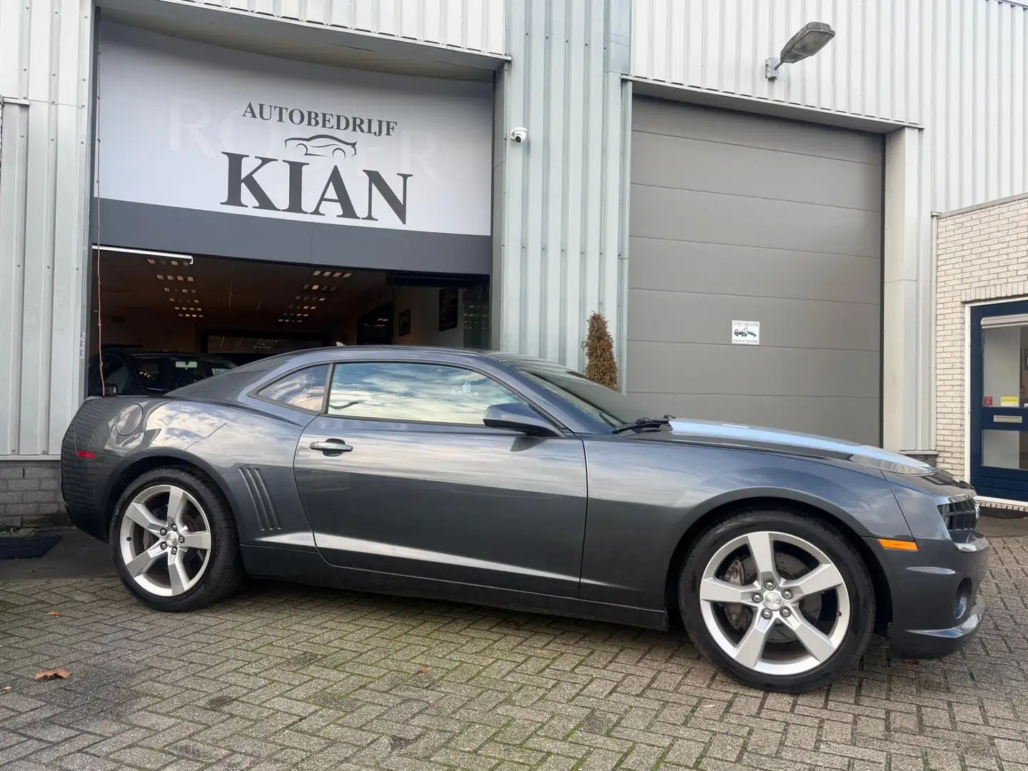 Chevrolet Camaro SS 6.2 . 8 cilinder Gris - 2