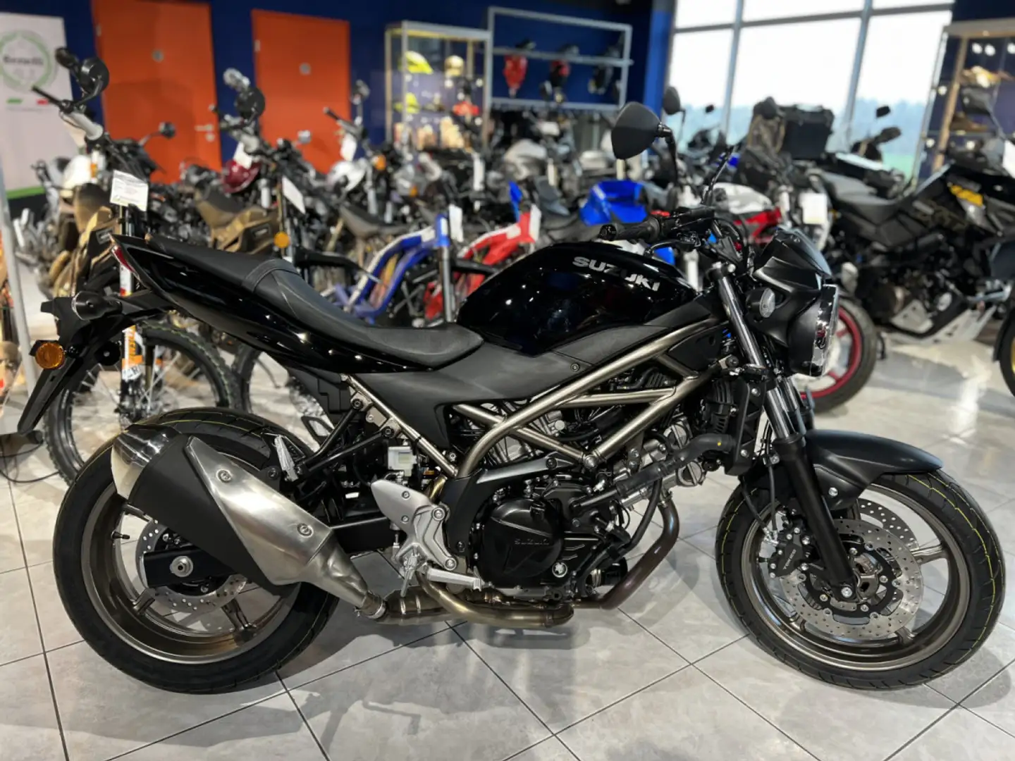Suzuki SV 650 Zwart - 1