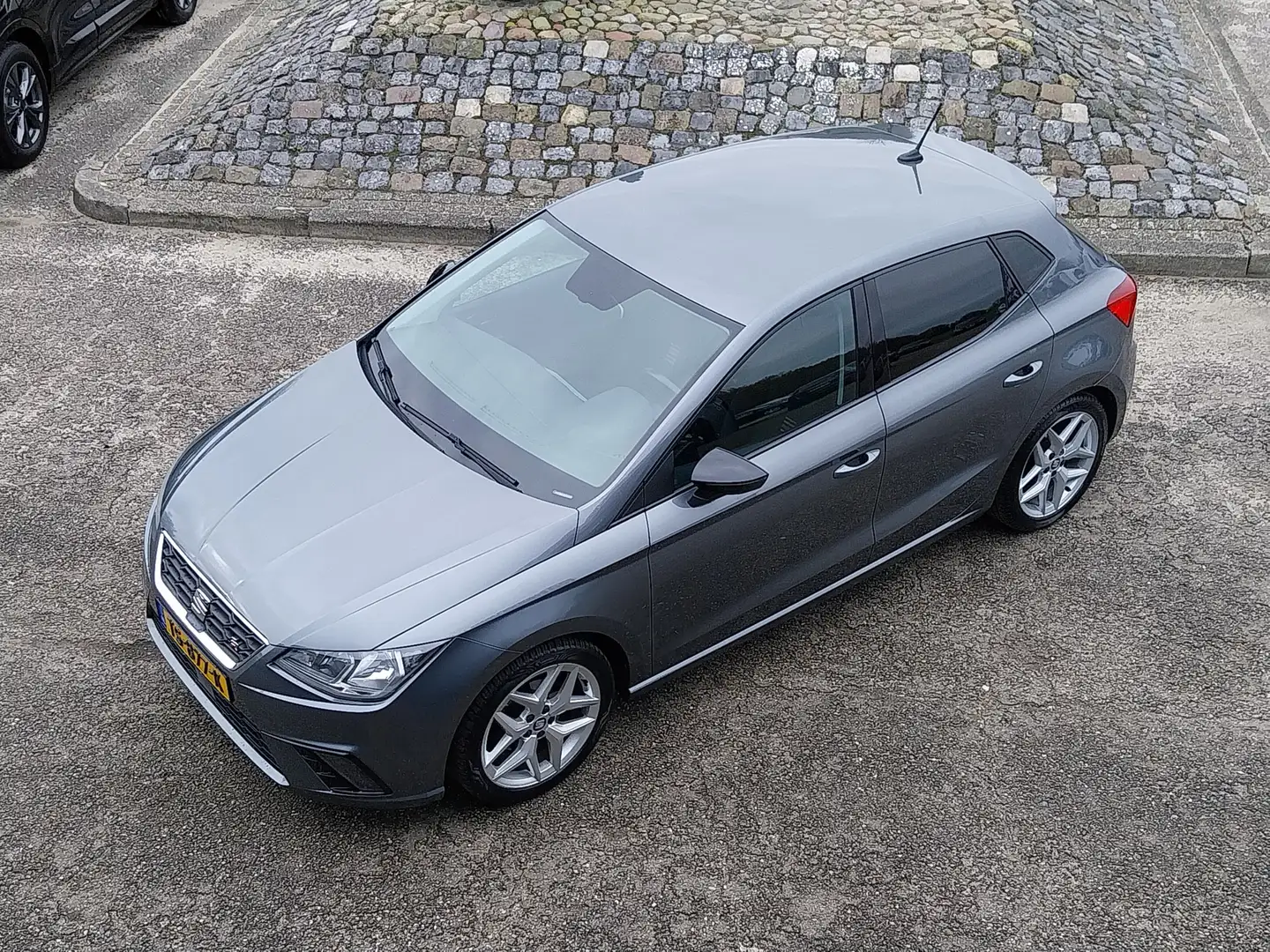 SEAT Ibiza 1.0 TSI FR LED NAVI CRUISE ECC Gris - 2