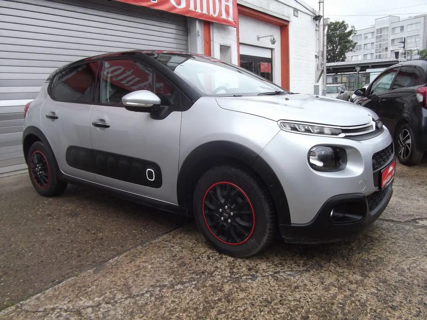 Citroen C3 Shine 1,2i Autom, Navi, Sitzheizung Grau - 2